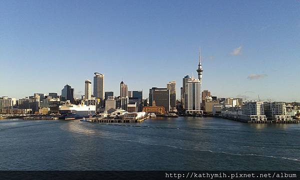 Auckland Harbour.jpg