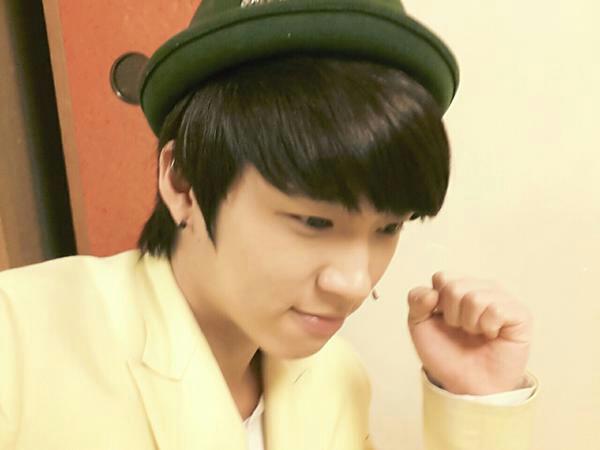 130106 wh twitter