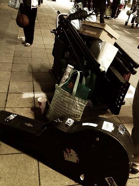 206458_414945378578081_324625607_n