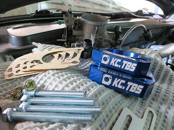 Honda K7 (H22A) Install KC.TBS Throttle Body Spacer_002 Honda K7 (H22A) Install KC.TBS Throttle Body Spacer_002