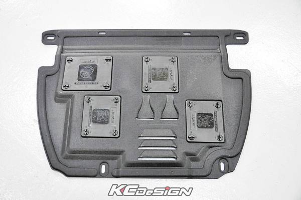 Civic 8 安裝塑鋼下護板 _06.jpg