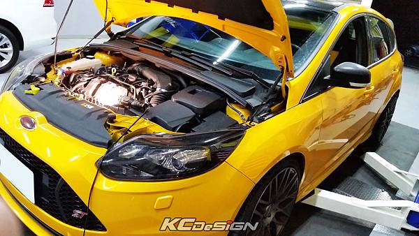 Ford Focus ST MK3 安裝 KC.TBS_01.jpg