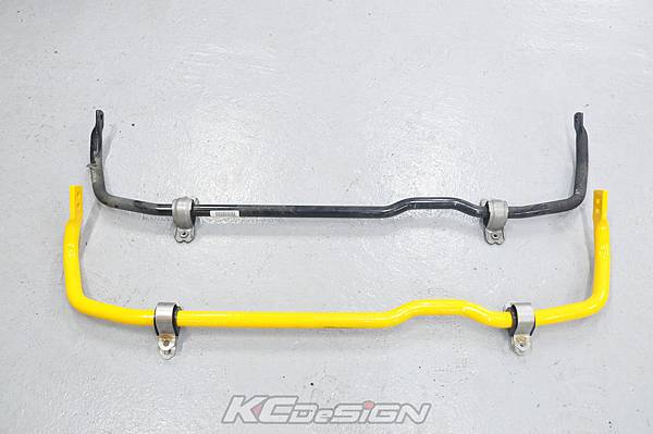 VW Golf 7 Variant 1.4 安裝 KCDesign 前28mm 防傾桿(兩孔可調)_02.jpg