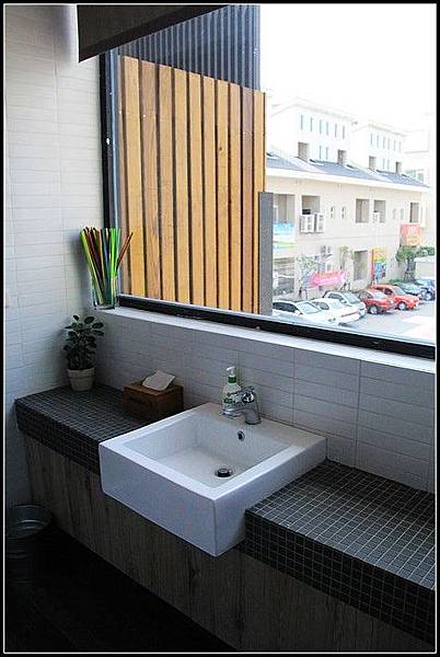 nEO_IMG_IMG_1270.jpg nEO_IMG_IMG_1270.jpg