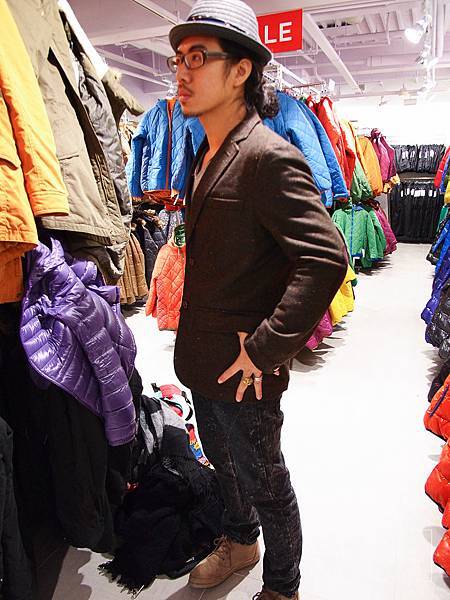 b-3.jpg 日本UNIQLO的副牌GU來了!跟著哥一起平價時尚吧~