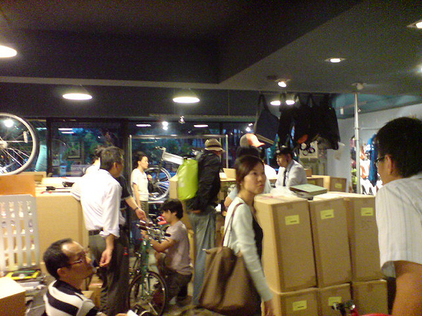 今天通通免費嗎 人超多的