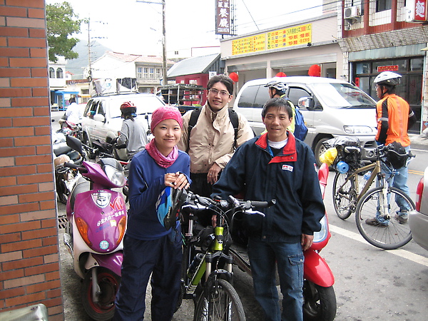 遇到兩位重機環島的大哥 遇到兩位重機環島的大哥