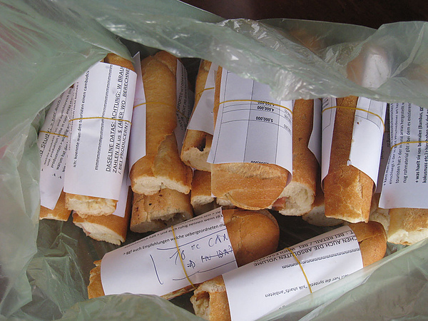 法國麵包 裡面有夾東西 好吃