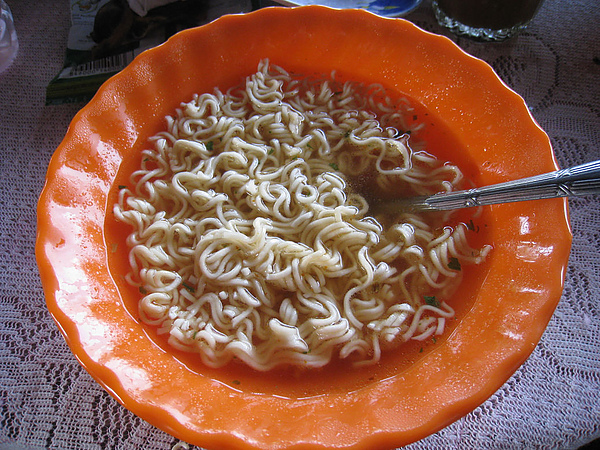 還蠻好吃的 加煉乳也好吃 會很像豚骨拉面 XD