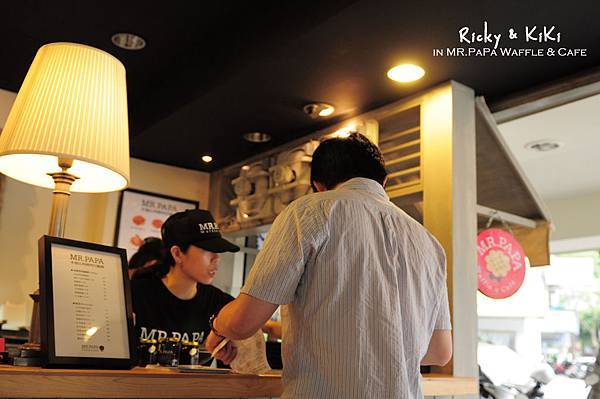 MR.PAPA waffle & cafe