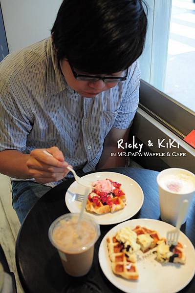 MR.PAPA waffle & cafe