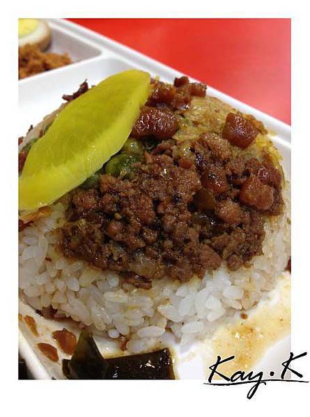 看起來好像滷肉飯!哈哈 看起來好像滷肉飯!哈哈