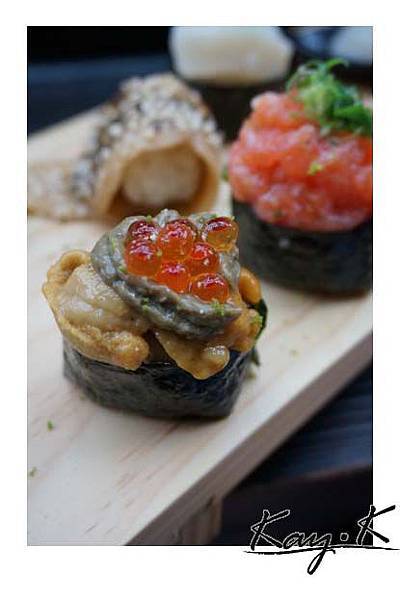 海膽軍艦為升級隱藏版～　澎湖海膽＋蟹膏＋鮭魚軟