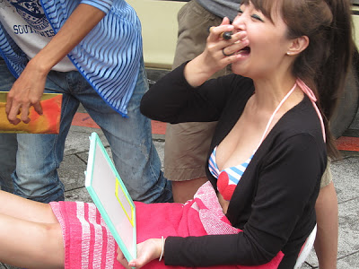 「書法美女」趙芸緊身洋裝繃胸 - 趙芸書法美女 「書法美女」趙芸緊身洋裝繃胸 - 趙芸書法美女