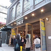 新沙洞這區挺好逛的～有筆較多high street fashion brand~但有不會太擠