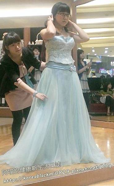 选婚纱照礼服_选择婚纱礼服技巧