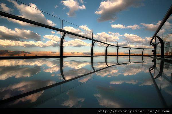SKYWALK REFLECTION HDR