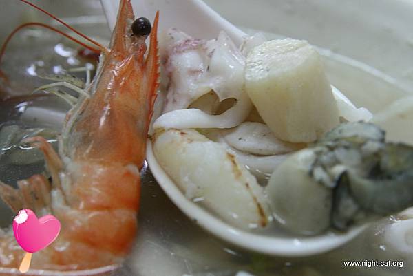 高雄七賢路香味海產粥、脆皮臭豆腐-蝦子、干貝、蚵仔