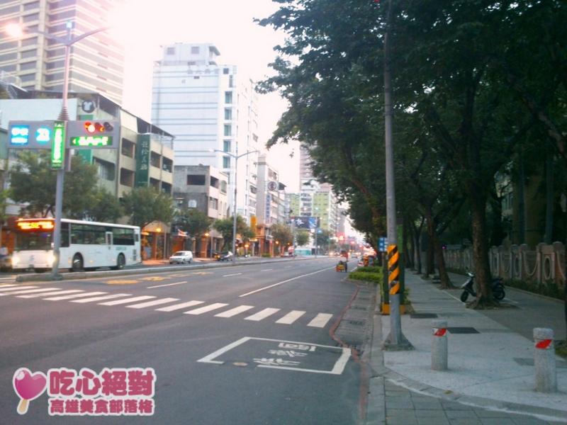 早安晨之美Day13雄商正面對漢伯格早餐店