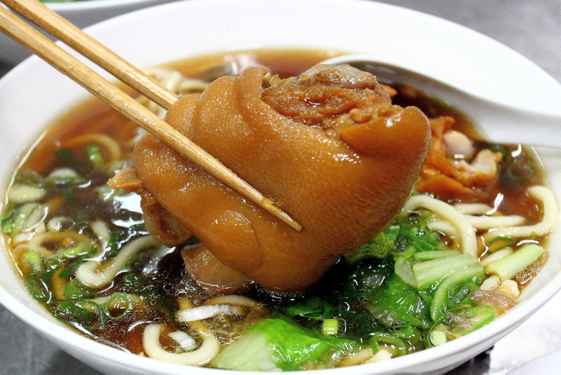 高雄四維三路96號 - 大牛牛肉麵