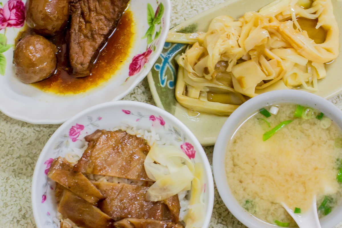 橫復一路傅義師燒肉飯