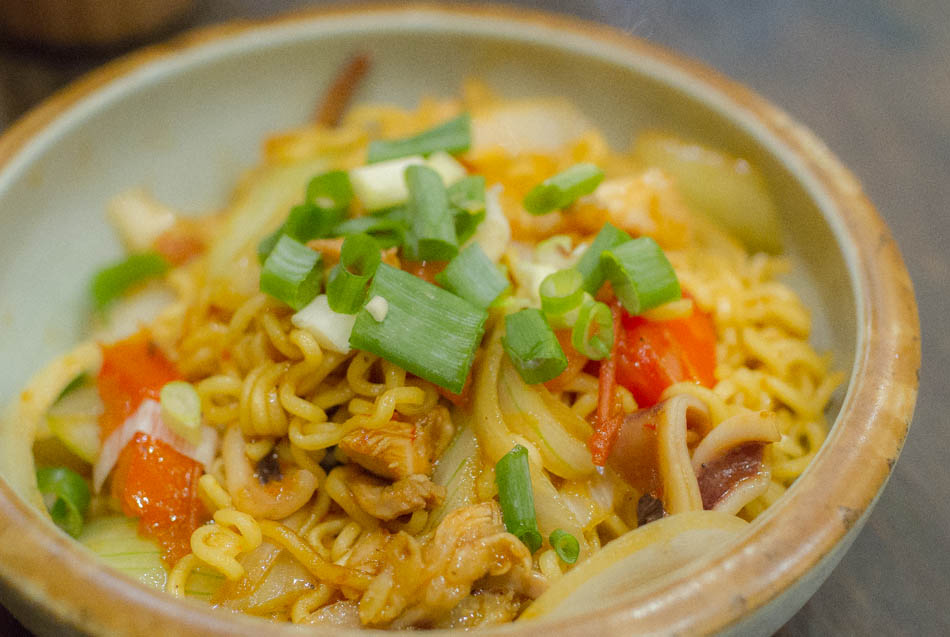 黑狗食堂-炒泡麵
