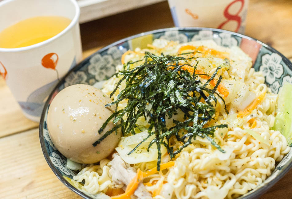 阿杉炒泡麵