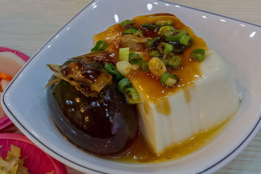 高雄富國路清一色牛肉麵