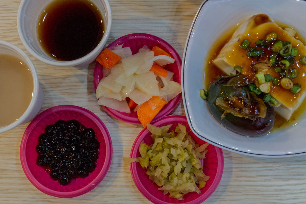 高雄富國路清一色牛肉麵