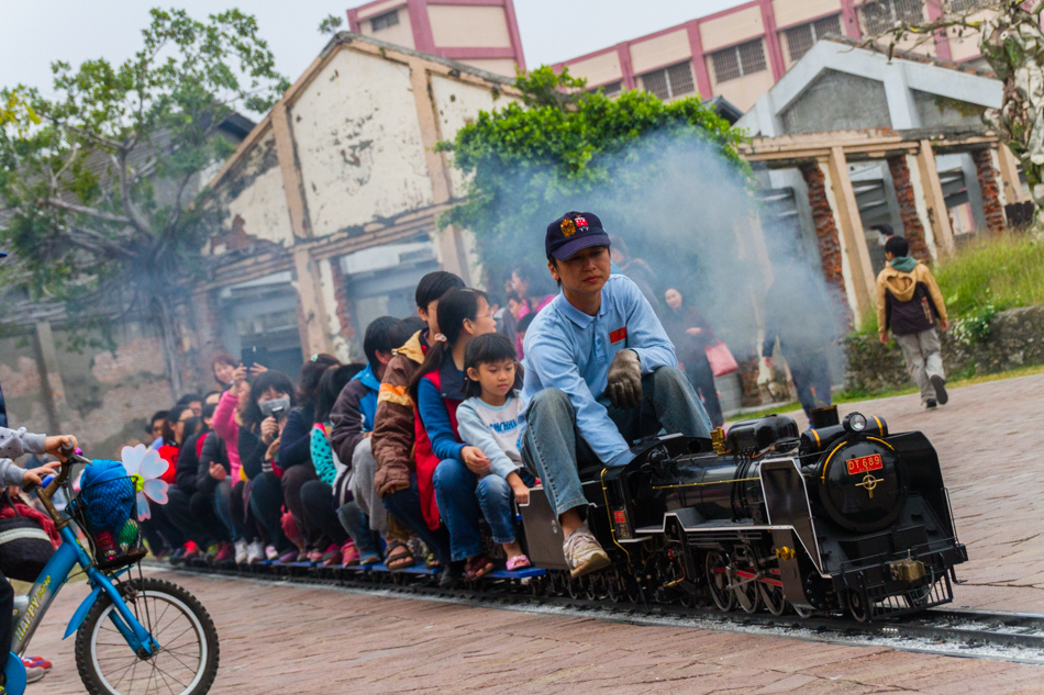 高雄旅遊 - 駁二小火車