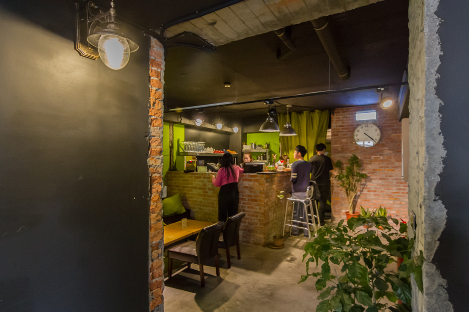 Valuar法茹爾-凹子底捷運站美食