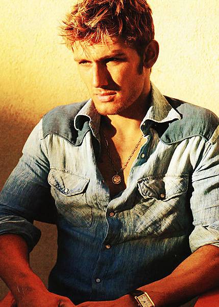 Alex-alex-pettyfer-27927618-500-700 Alex-alex-pettyfer-27927618-500-700