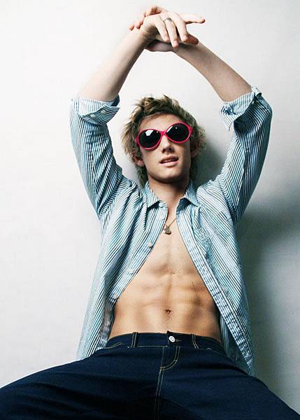 Alex-Pettyfer-alex-pettyfer-9509813-571-799 Alex-Pettyfer-alex-pettyfer-9509813-571-799