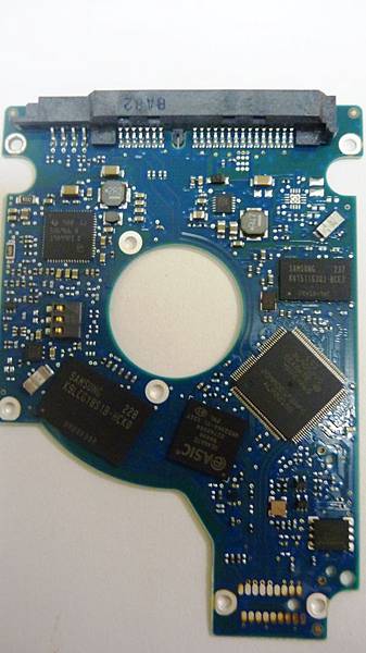 兼容穩定快速高容量並蓄Seagate Laptop Thin SSHD混閤式硬碟開箱心得