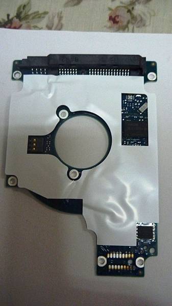兼容穩定快速高容量並蓄Seagate Laptop Thin SSHD混閤式硬碟開箱心得