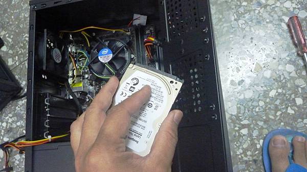 兼容穩定快速高容量並蓄Seagate Laptop Thin SSHD混閤式硬碟開箱心得