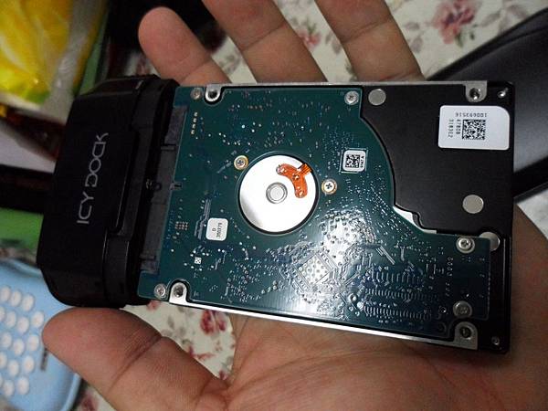 兼容穩定快速高容量並蓄Seagate Laptop Thin SSHD混閤式硬碟開箱心得