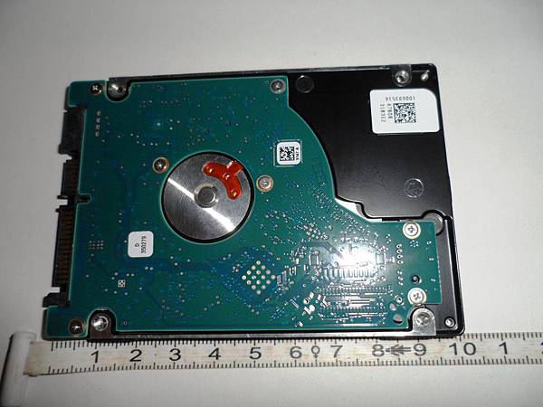 兼容穩定快速高容量並蓄Seagate Laptop Thin SSHD混閤式硬碟開箱心得