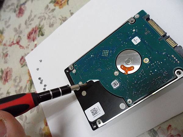 兼容穩定快速高容量並蓄Seagate Laptop Thin SSHD混閤式硬碟開箱心得