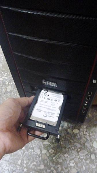兼容穩定快速高容量並蓄Seagate Laptop Thin SSHD混閤式硬碟開箱心得