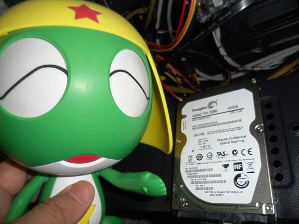 兼容穩定快速高容量並蓄Seagate Laptop Thin SSHD混閤式硬碟開箱心得