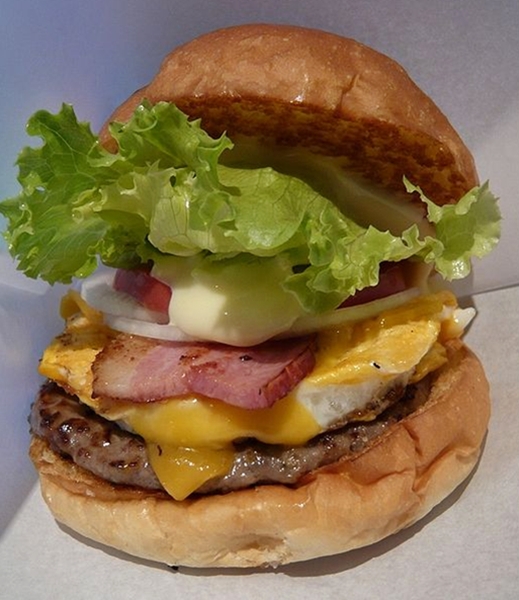 688px-Sasebo_burgercafe.jpg