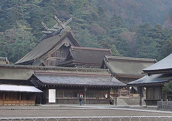 800px-IzumoTaisha-honden.jpg 800px-IzumoTaisha-honden.jpg