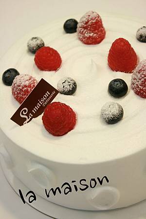 6吋鮮奶莓果cake