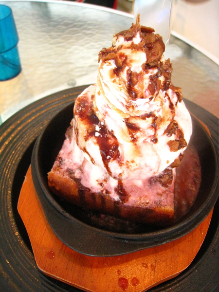 招牌酒香鐵板冰淇淋 招牌酒香鐵板冰淇淋