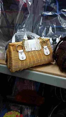 阿久切貨服裝批發電話0923596771 阿久切貨服裝批發電話0923596771