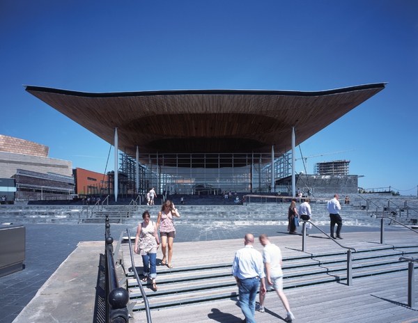 卡地夫威爾斯國會大廈
        National Assembly for Wales - 1.jpg