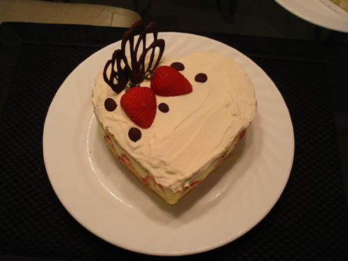 cake-white.jpg cake-white.jpg