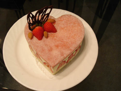 cake-pink2.jpg cake-pink2.jpg