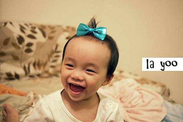 彤彤帶蝴蝶結 彤彤帶蝴蝶結